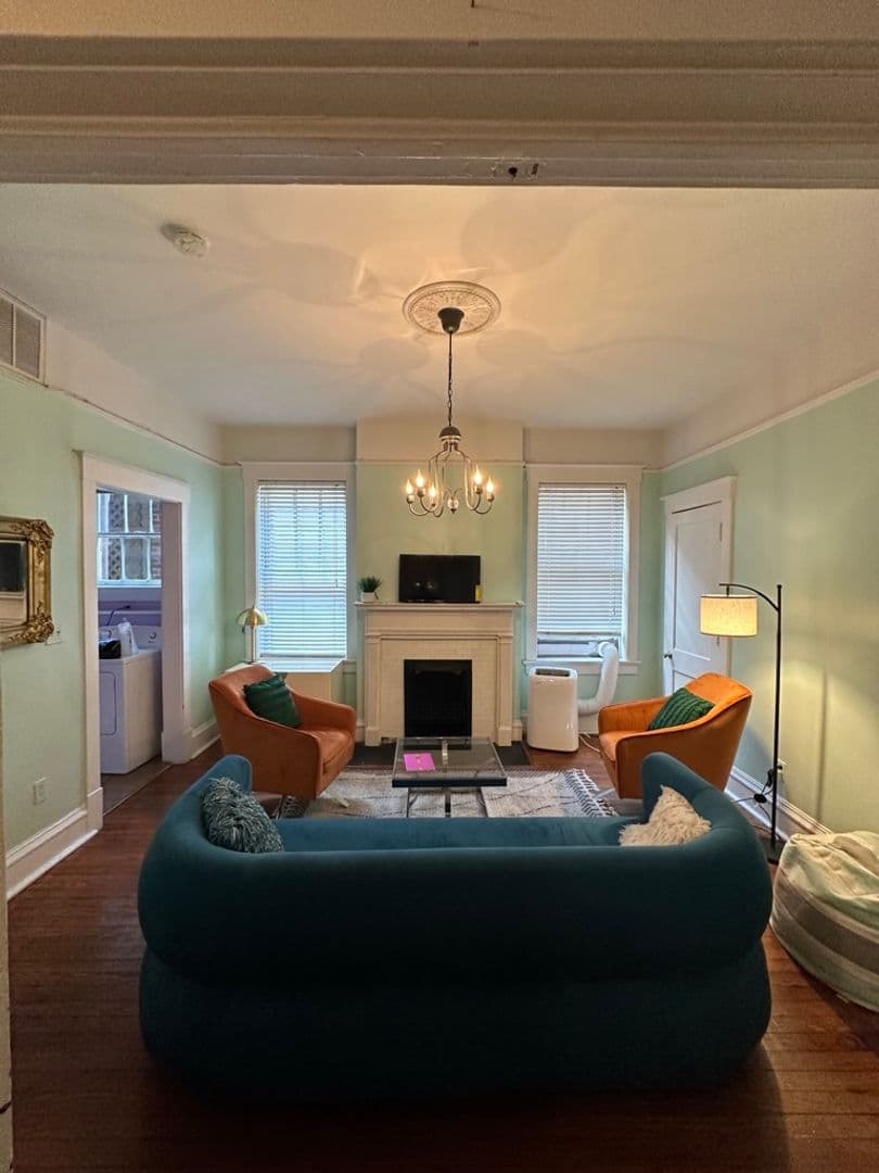 Savannah Apartment: 3 West 36th Street