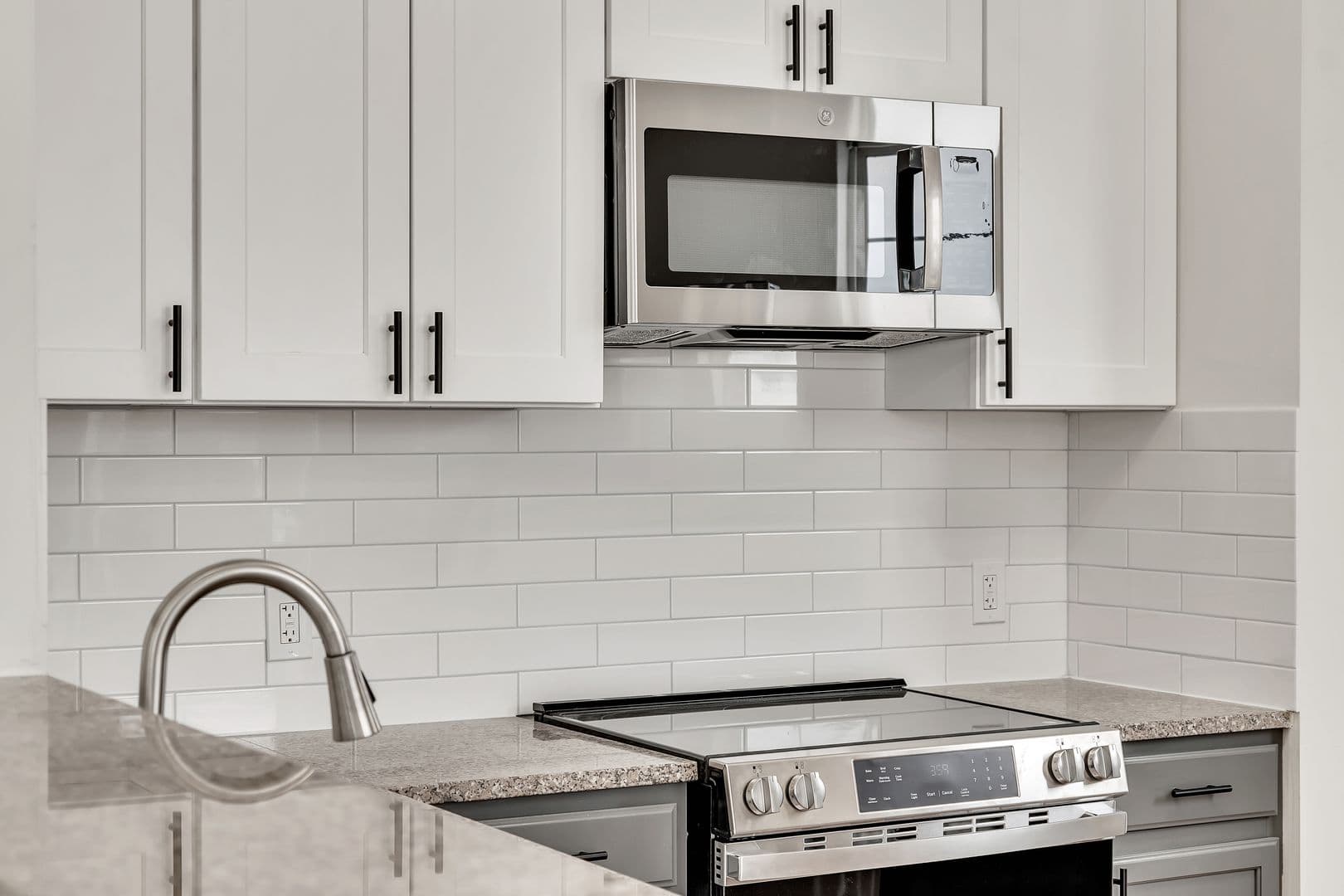 Malta Townhome: 2400 Steeplechase Blvd