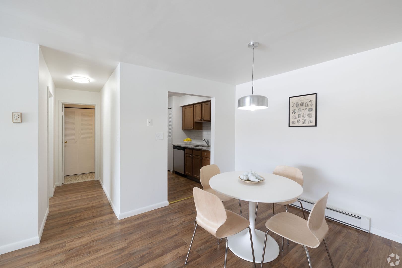 Menands Apartment: 587 Broadway