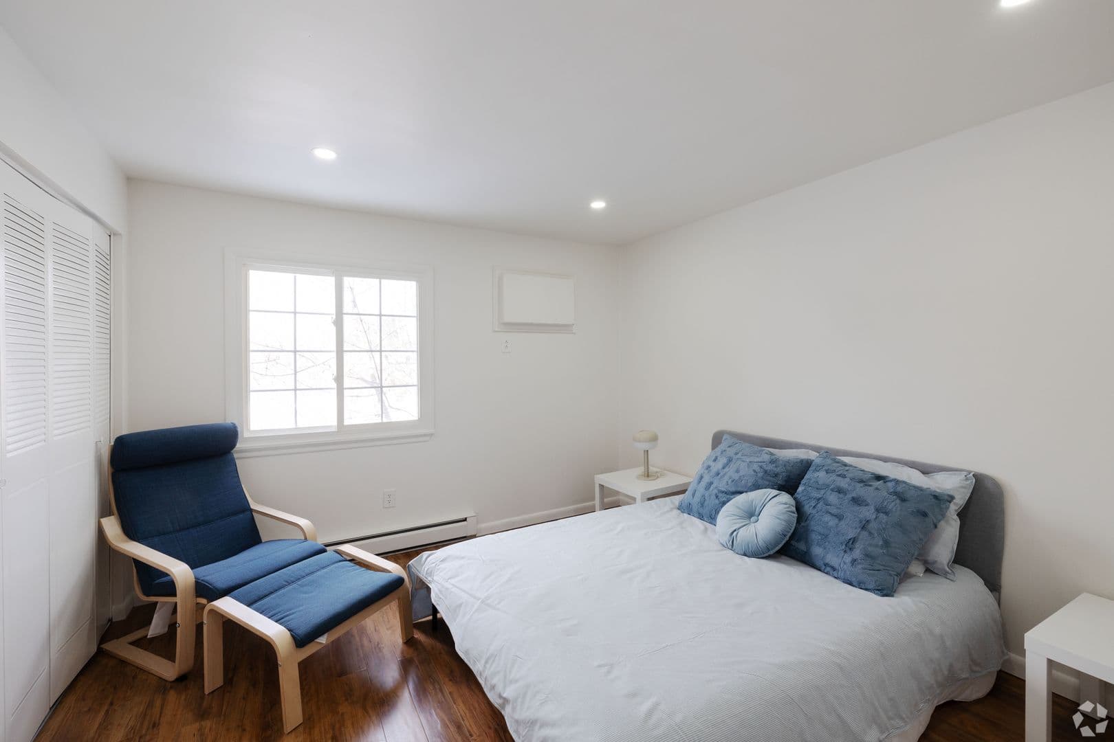 Menands Apartment: 587 Broadway