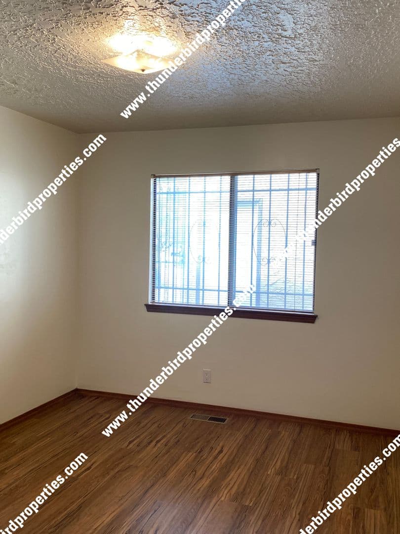 Rio Rancho House: 642 Lakeview Circle