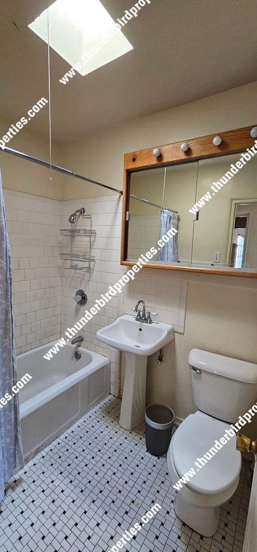 Albuquerque House: 2134 Coal Pl (PG3000411)