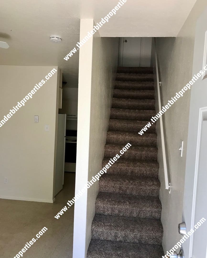 Albuquerque Apartment: 187 Monte Largo Dr. NE