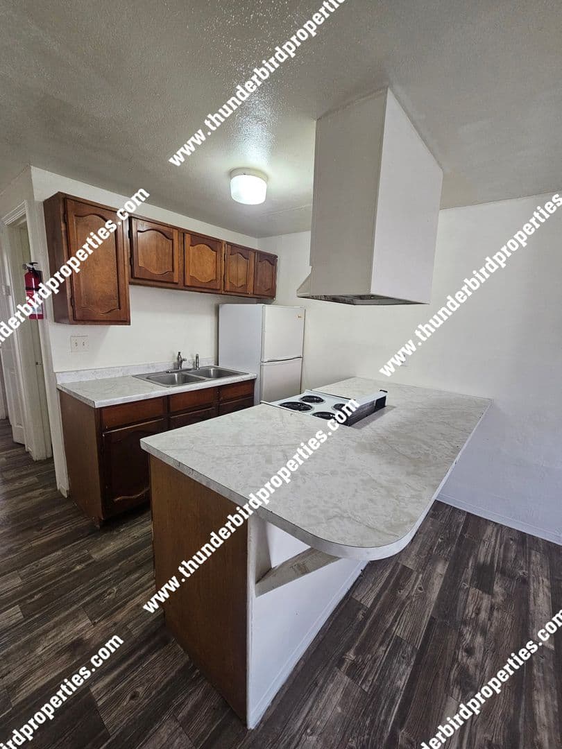 Albuquerque Apartment: 1212 Lead Ave SE