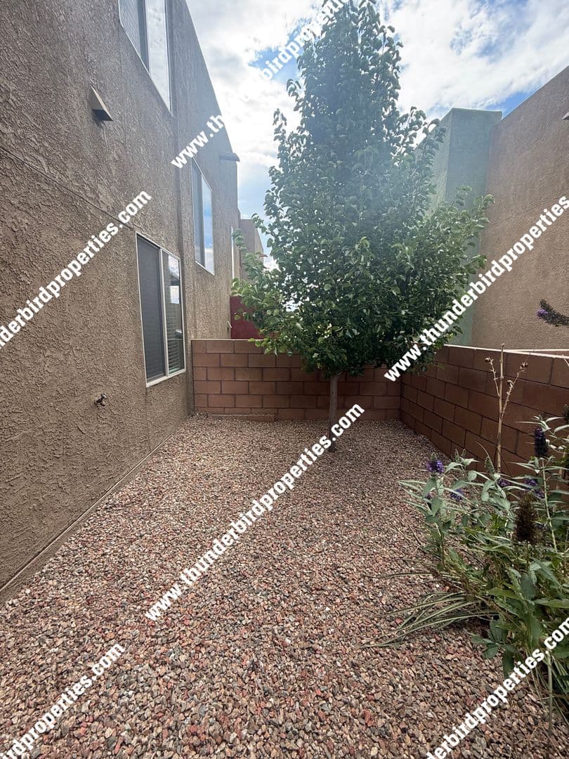 Albuquerque House: 1523 Borrego Dr. SE