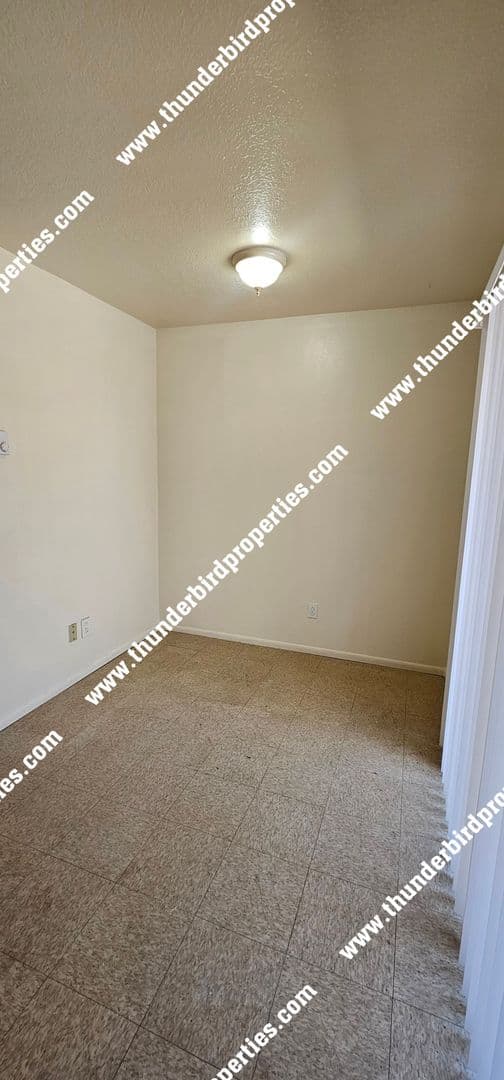 Albuquerque Apartment: 187 Monte Largo Dr. NE