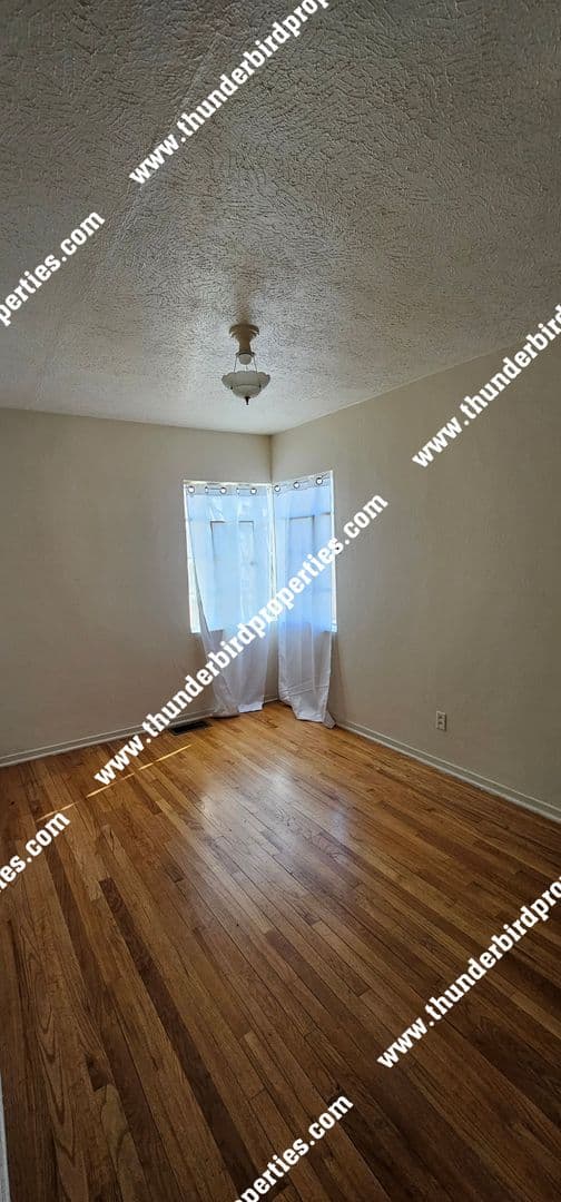 Albuquerque House: 2134 Coal Pl (PG3000411)