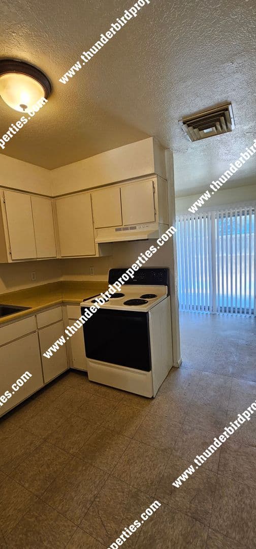 Albuquerque Apartment: 187 Monte Largo Dr. NE