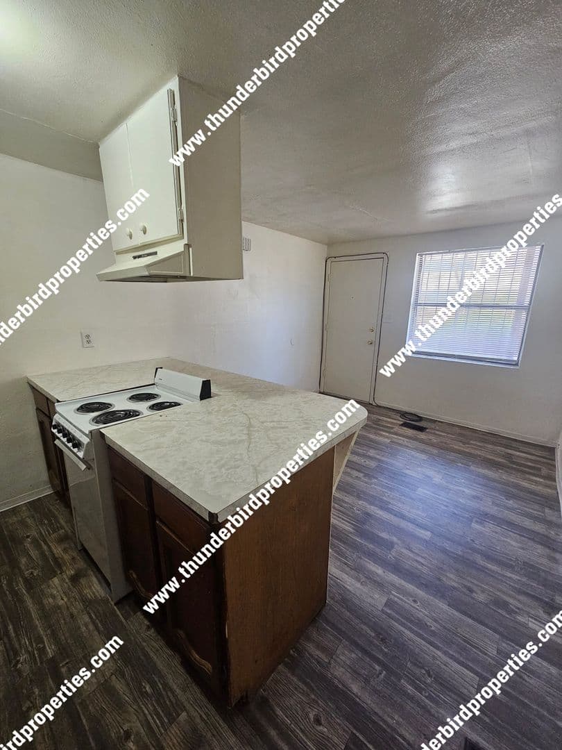Albuquerque Apartment: 1212 Lead Ave SE