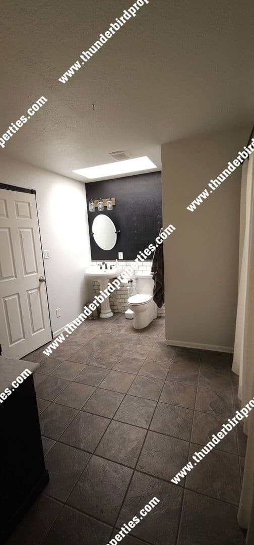 Albuquerque House: 5117 Camino Vista NW
