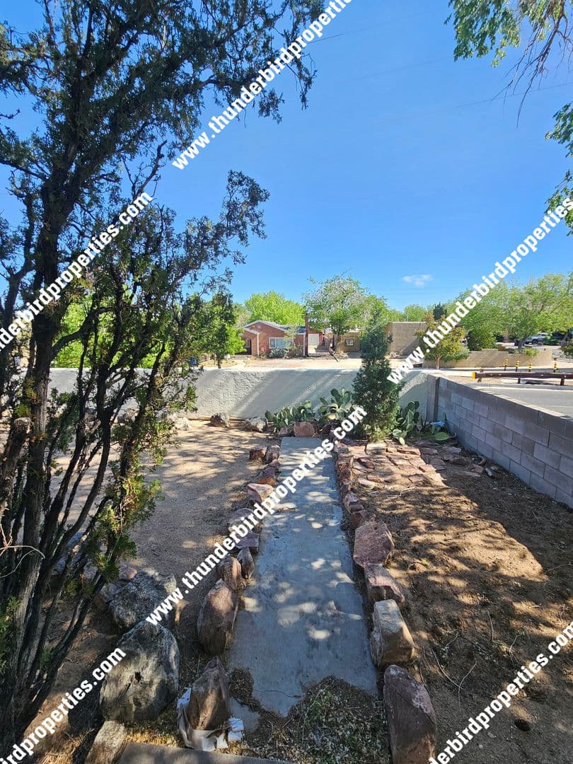 Albuquerque Apartment: 1618 Coal Ave SE