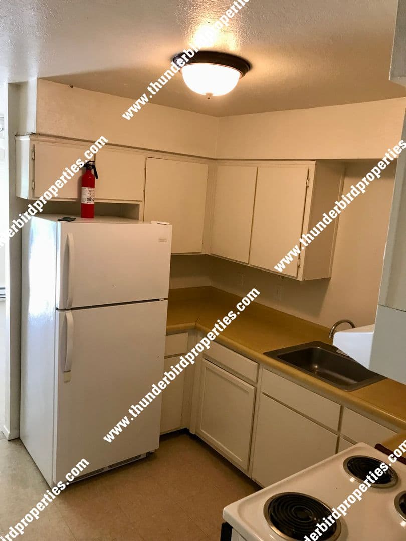 Albuquerque Apartment: 187 Monte Largo Dr. NE