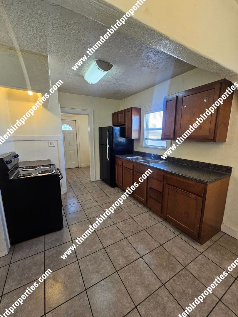 Albuquerque Apartment: 1618 Coal Ave SE