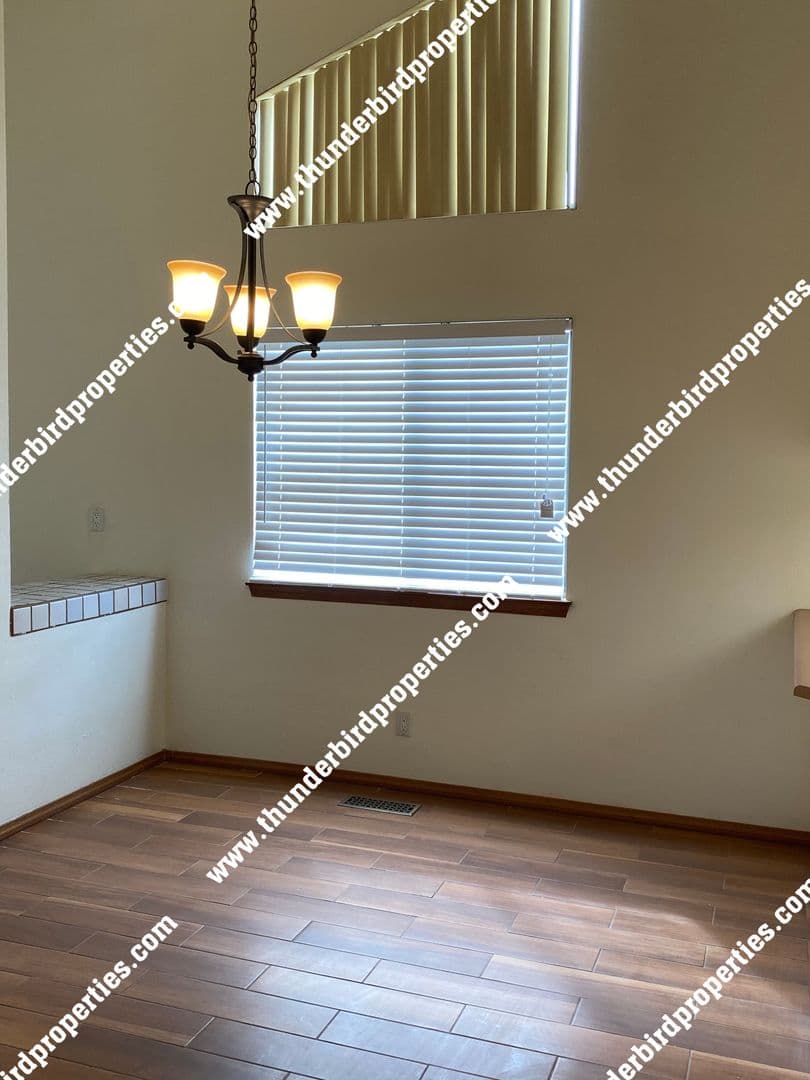 Rio Rancho House: 642 Lakeview Circle