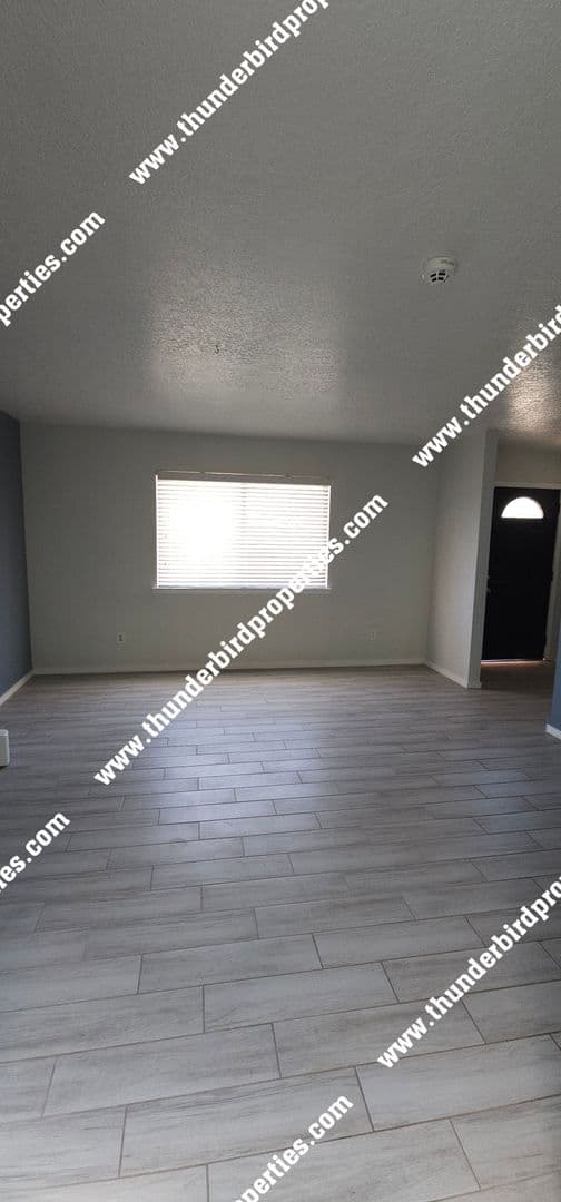 Albuquerque House: 5117 Camino Vista NW