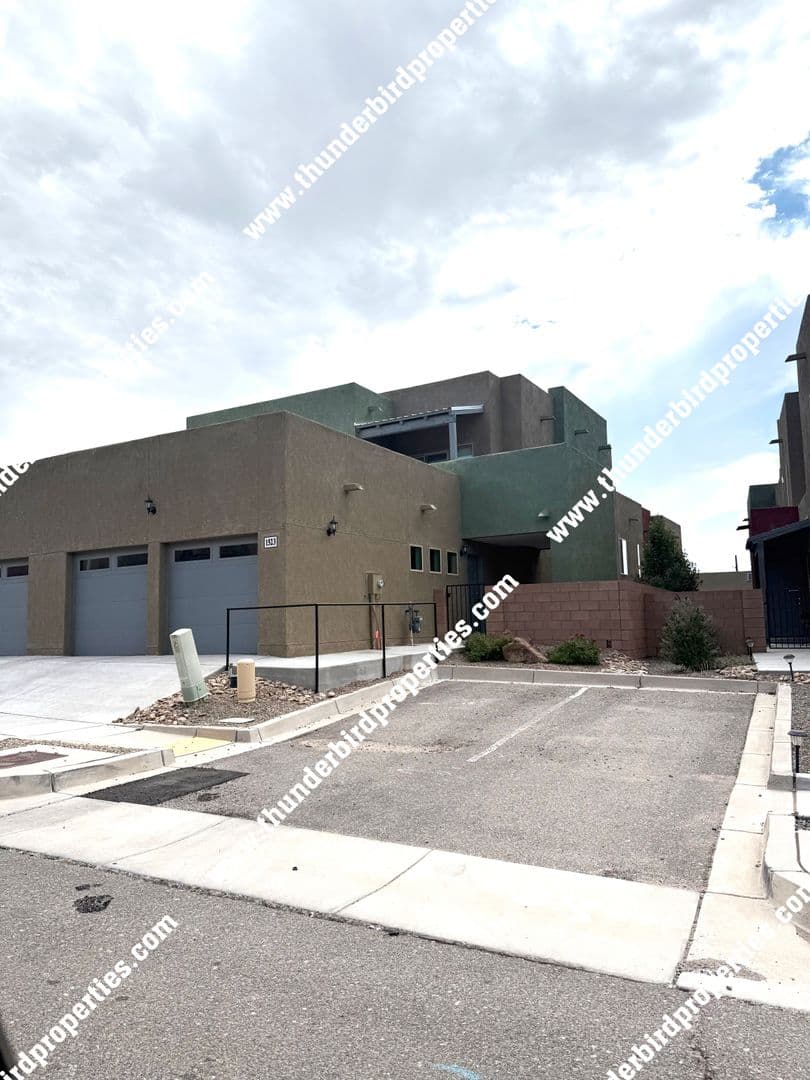 Albuquerque House: 1523 Borrego Dr. SE