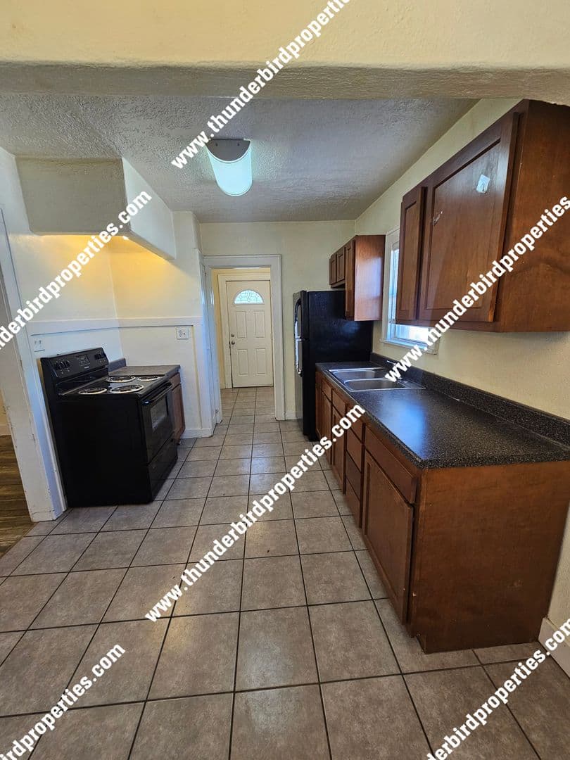 Albuquerque Apartment: 1618 Coal Ave SE