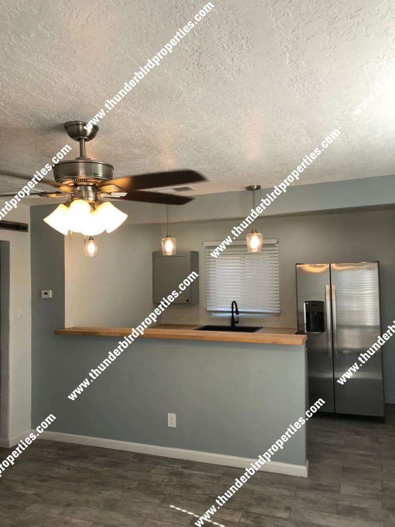Albuquerque Apartment: 1221 San Mateo Blvd SE