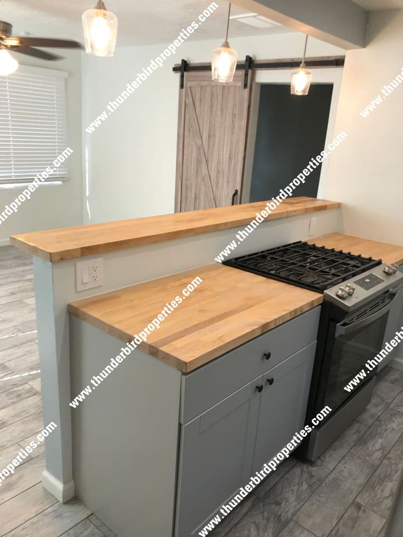 Albuquerque Apartment: 1221 San Mateo Blvd SE
