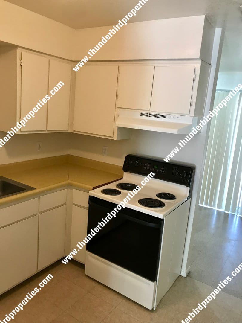 Albuquerque Apartment: 187 Monte Largo Dr. NE