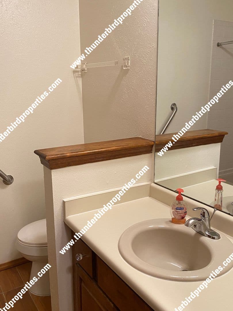 Rio Rancho House: 642 Lakeview Circle
