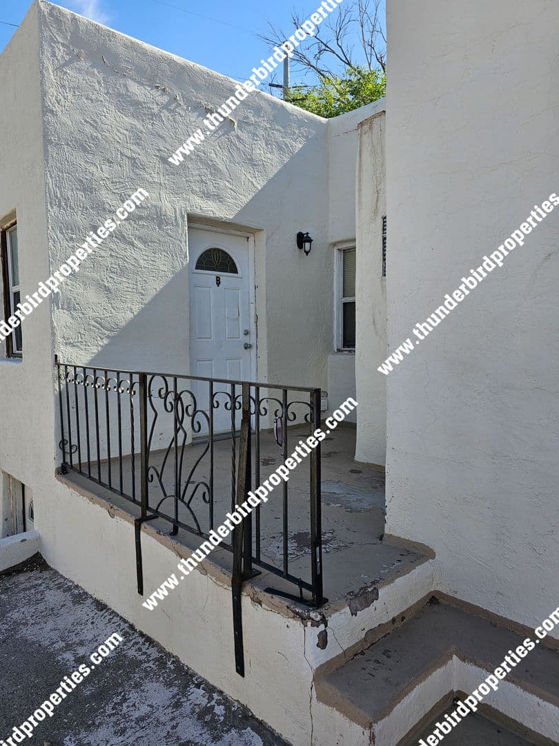Albuquerque Apartment: 1618 Coal Ave SE