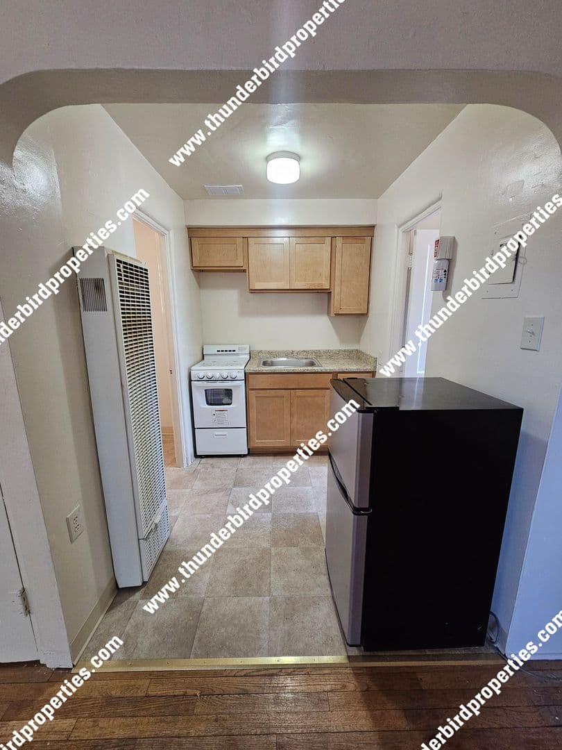 Albuquerque Apartment: 412 10th Street