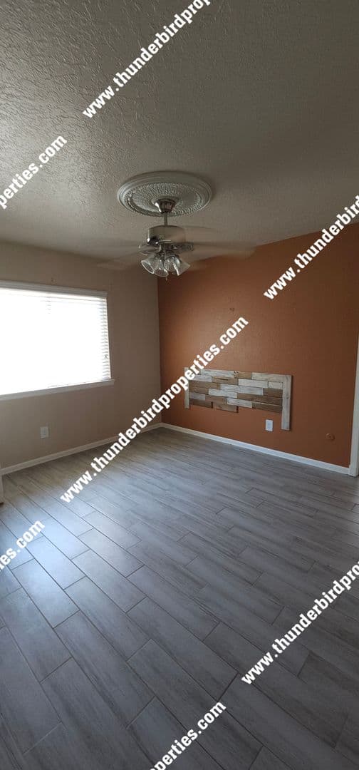 Albuquerque House: 5117 Camino Vista NW