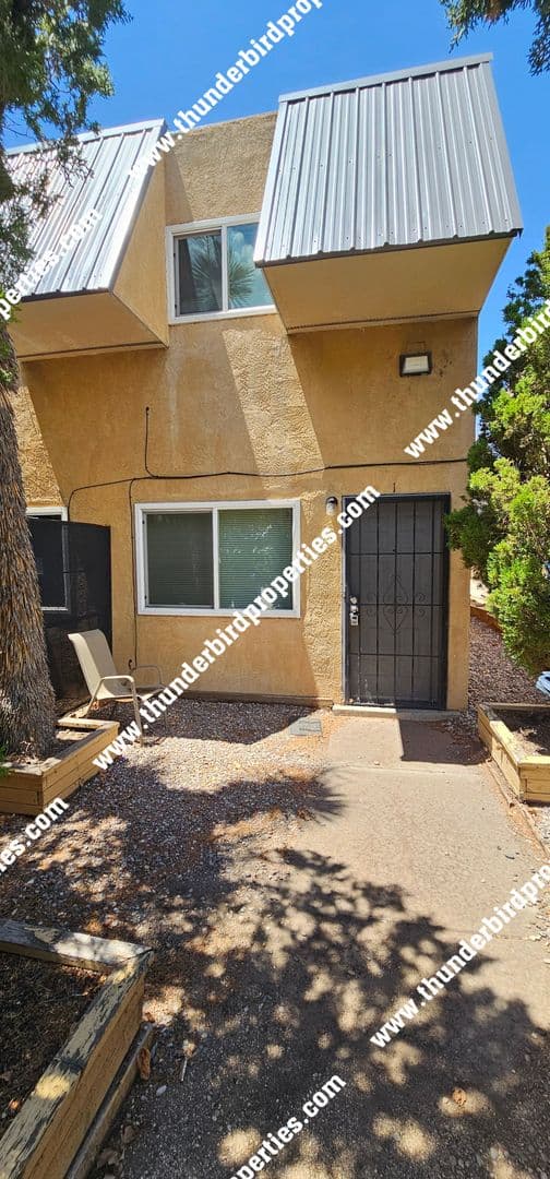 Albuquerque Apartment: 187 Monte Largo Dr. NE