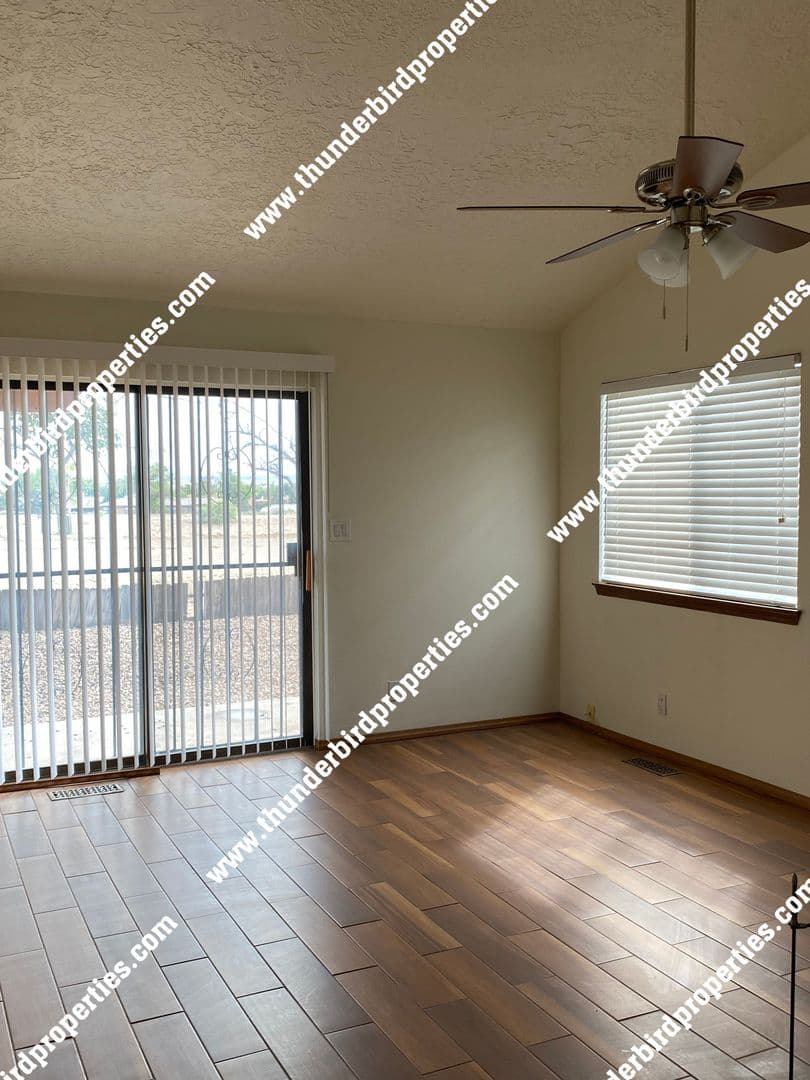 Rio Rancho House: 642 Lakeview Circle