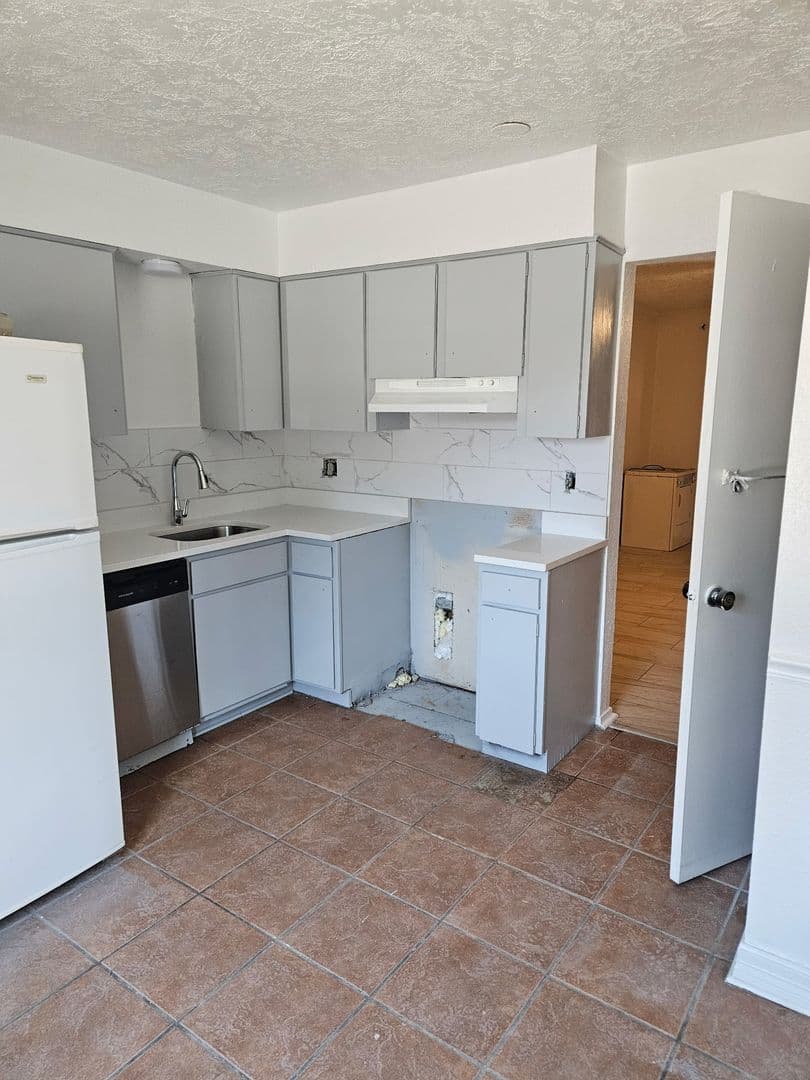 Oklahoma City House: 6101 N Brookline