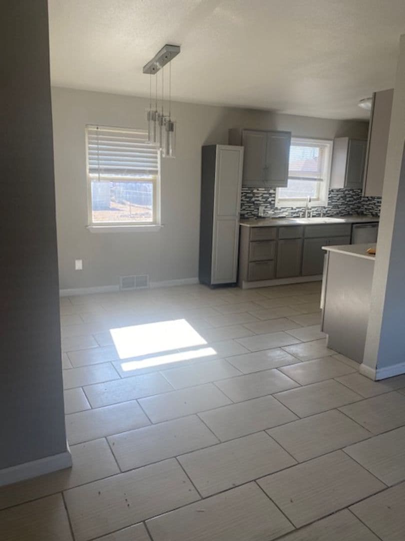 OKLAHOMA CITY House: 1616 SW 61ST ST