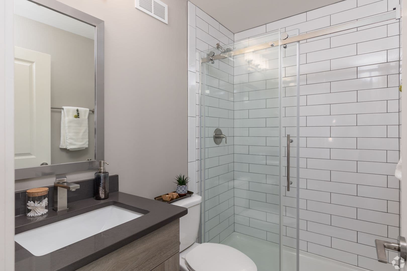 Atlanta Apartment: 2025 Peachtree Road NE