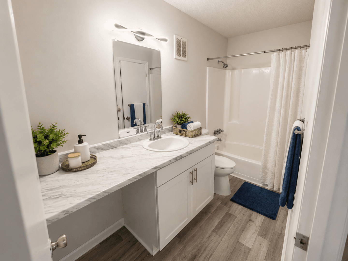 Atlanta Apartment: 1717 Centra Villa Dr SW  B8