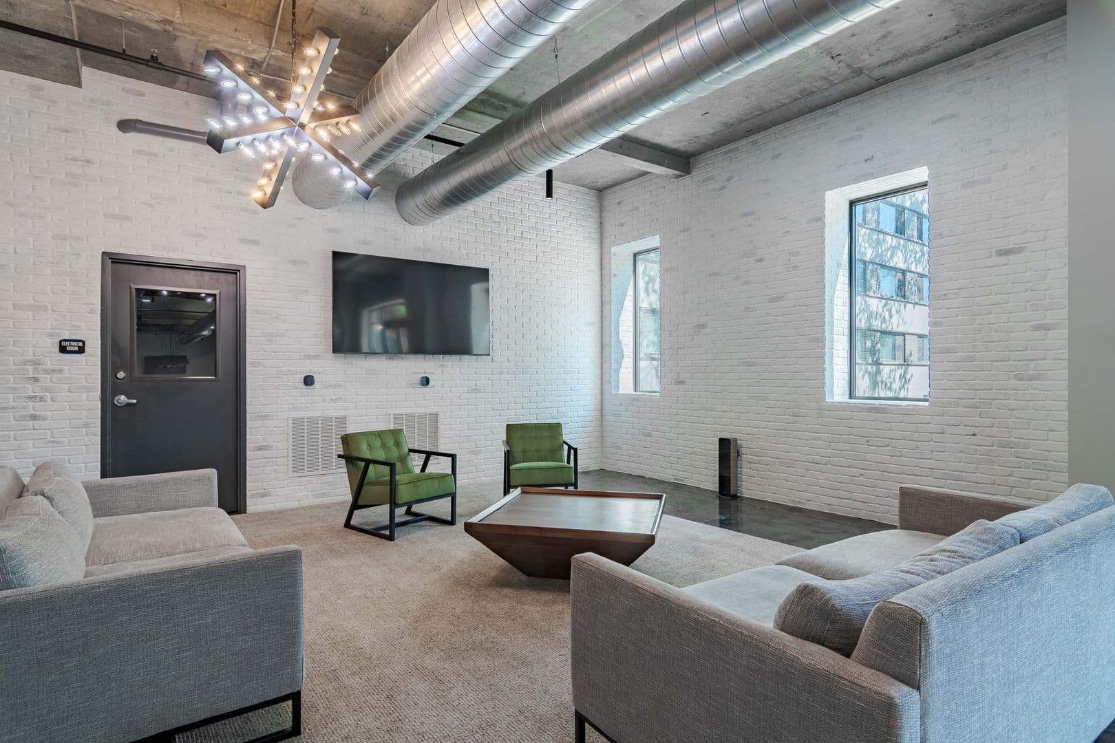 Atlanta Apartment: 2025 Peachtree Road NE