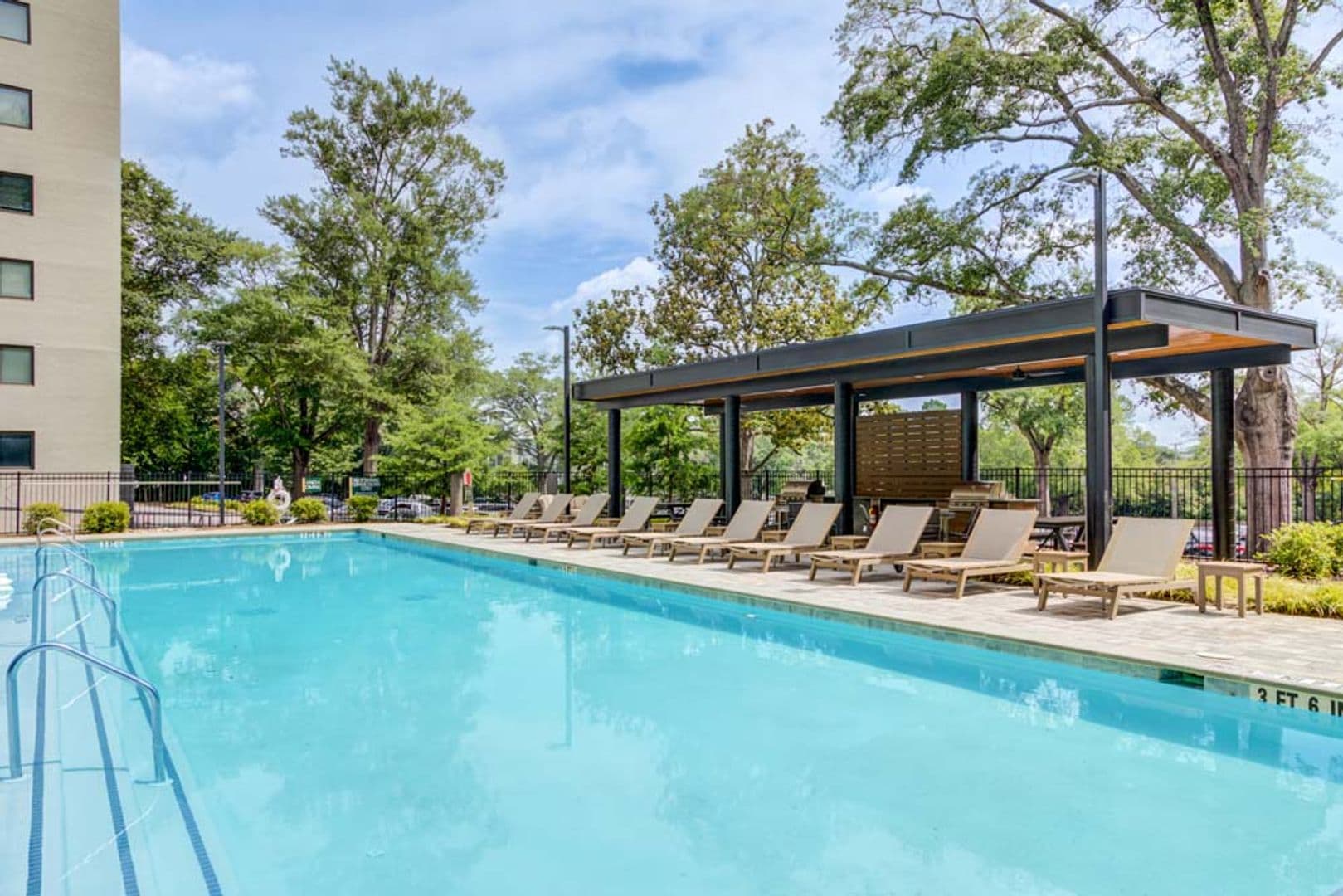 Atlanta Apartment: 2025 Peachtree Road NE