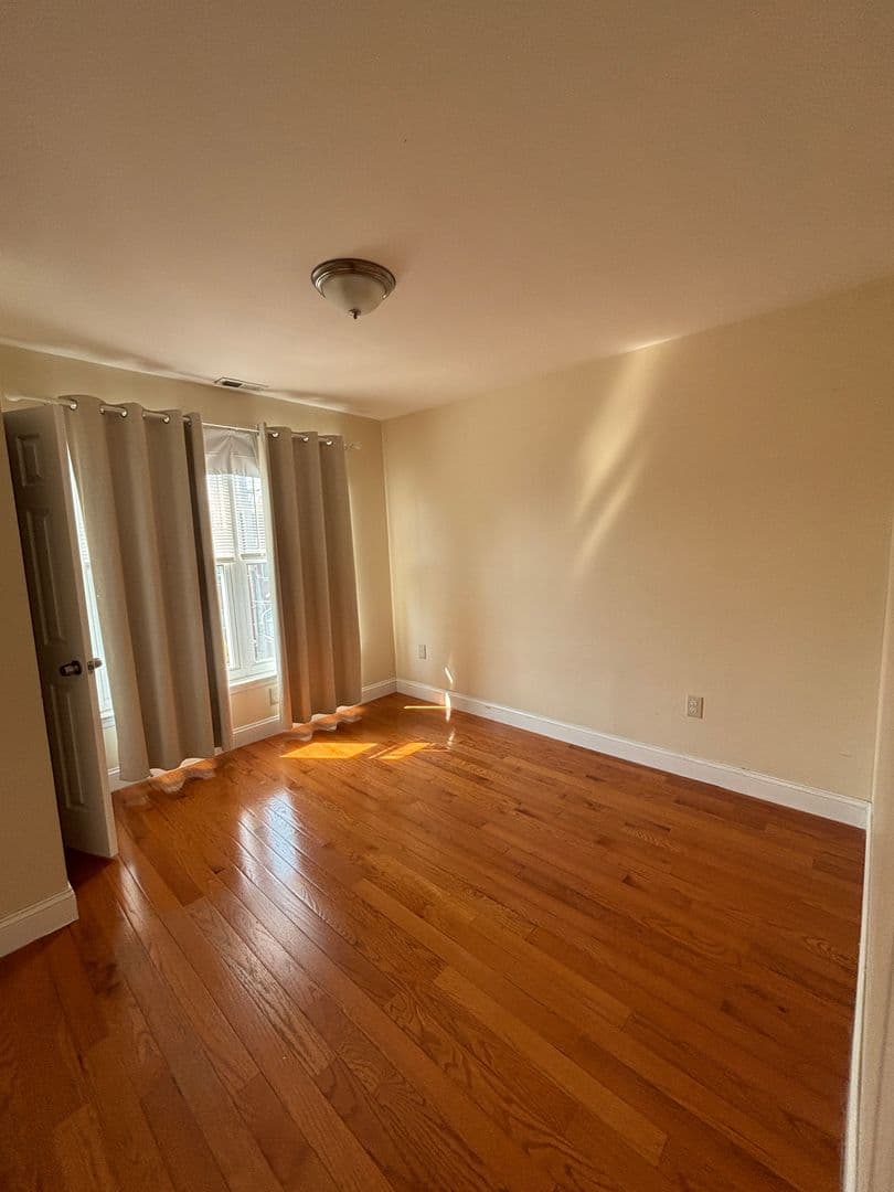 Philadelphia Apartment: 763 S 13th st