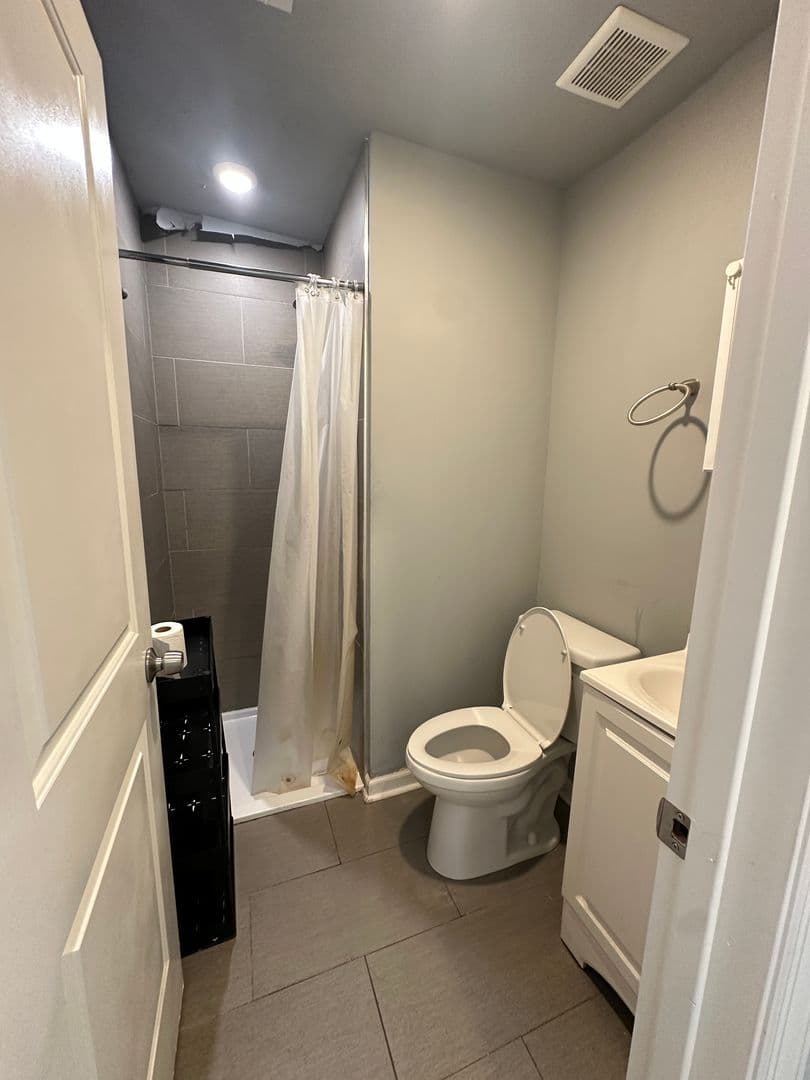 Philadelphia Apartment: 650 N 33rd st