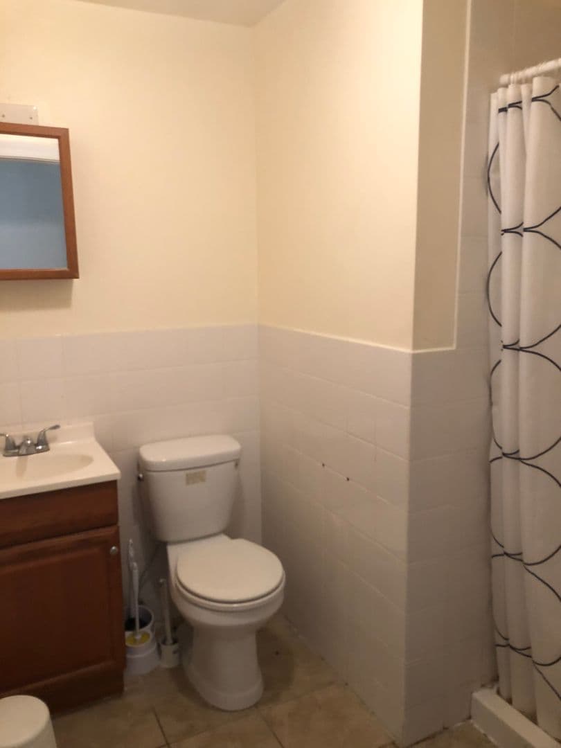 Philadelphia Apartment: 437 N Wiota St