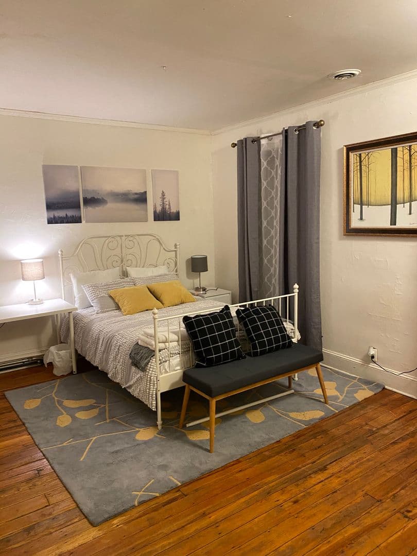 Philadelphia Apartment: 3717 Baring St