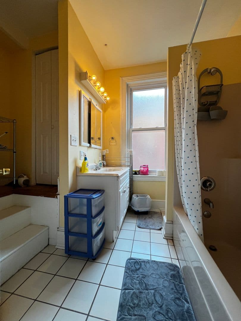 Philadelphia Apartment: 3717 Baring St