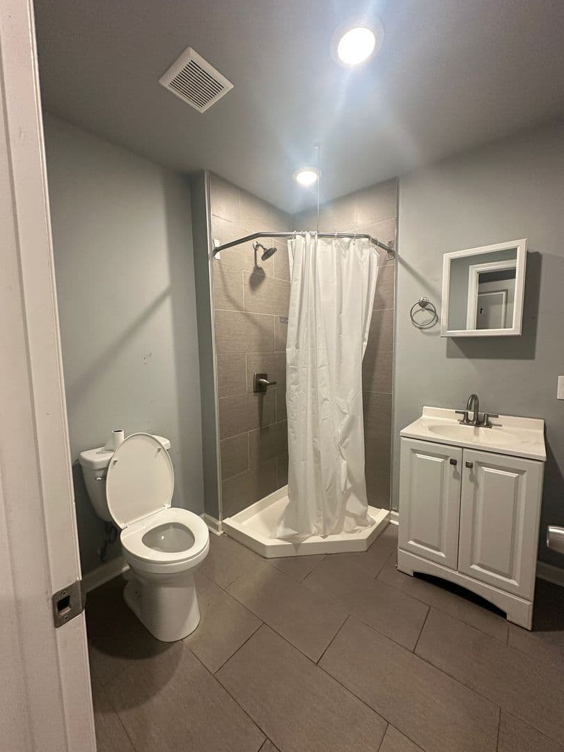 Philadelphia Apartment: 650 N 33rd st