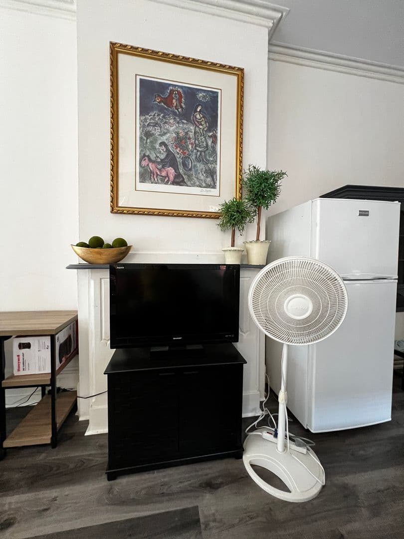 Philadelphia Apartment: 3717 Baring St