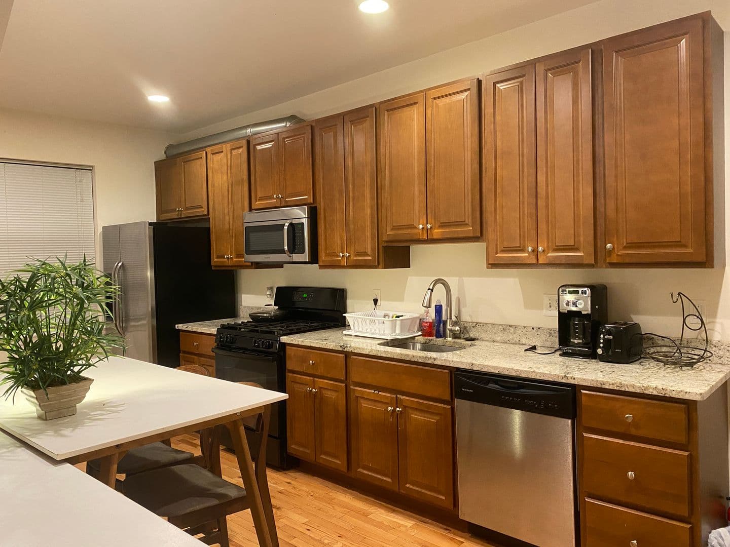 Philadelphia Apartment: 427 N Holly st