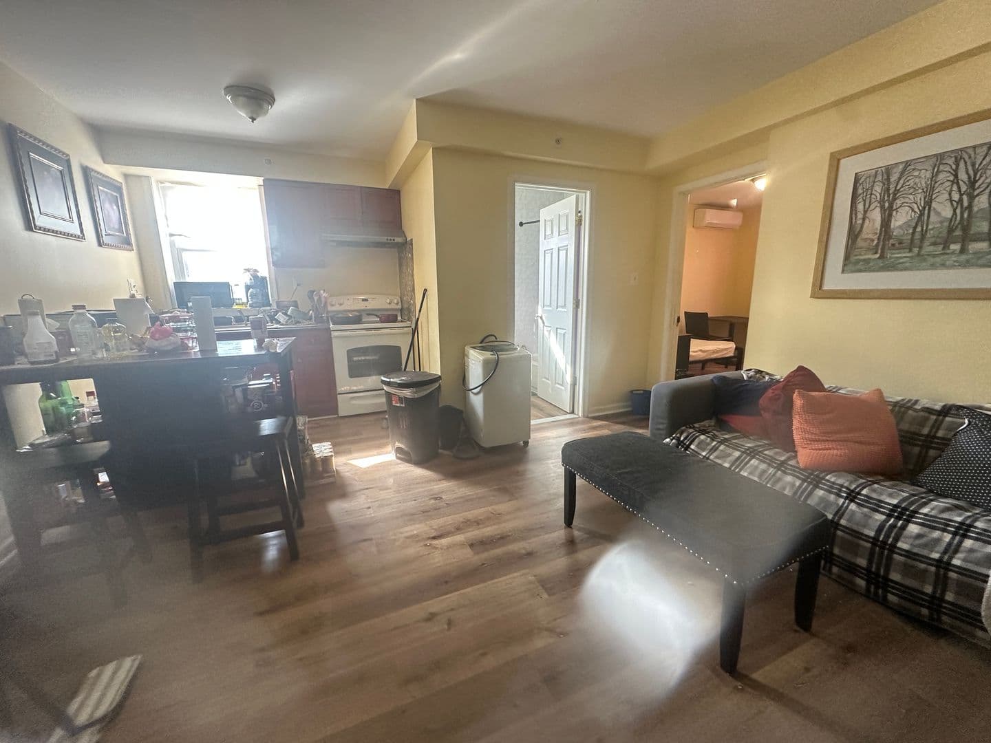 Philadelphia Apartment: 4047 Market st