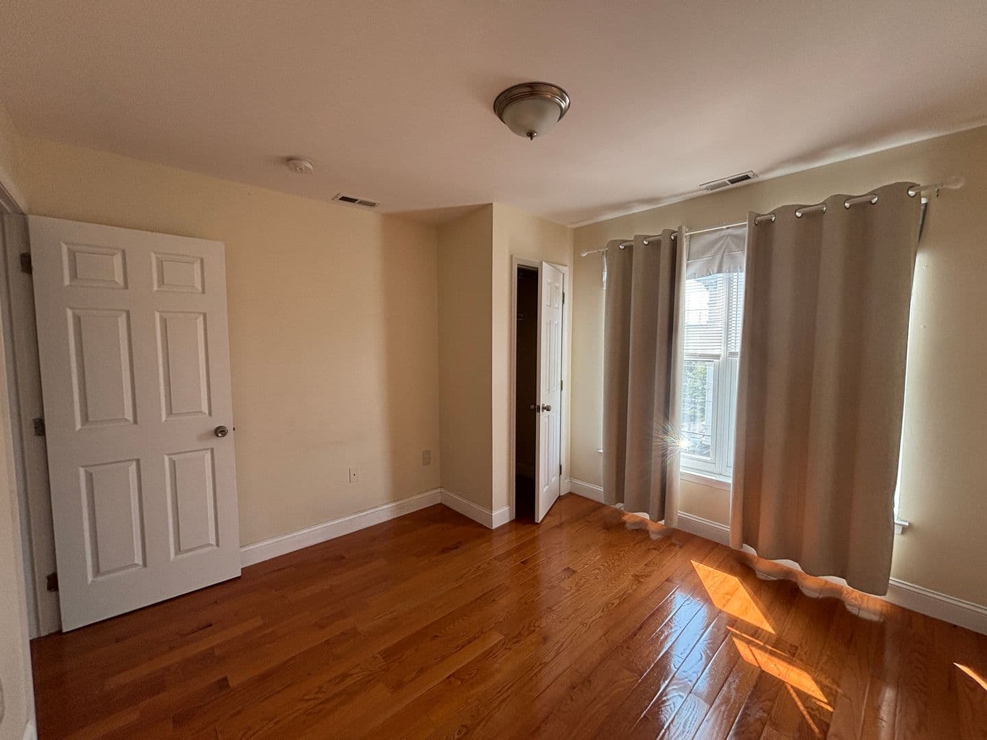Philadelphia Apartment: 763 S 13th st