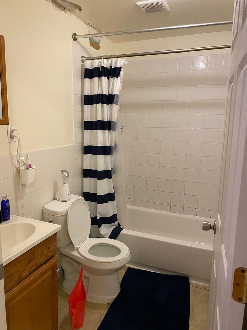 Philadelphia Apartment: 437 N Wiota St