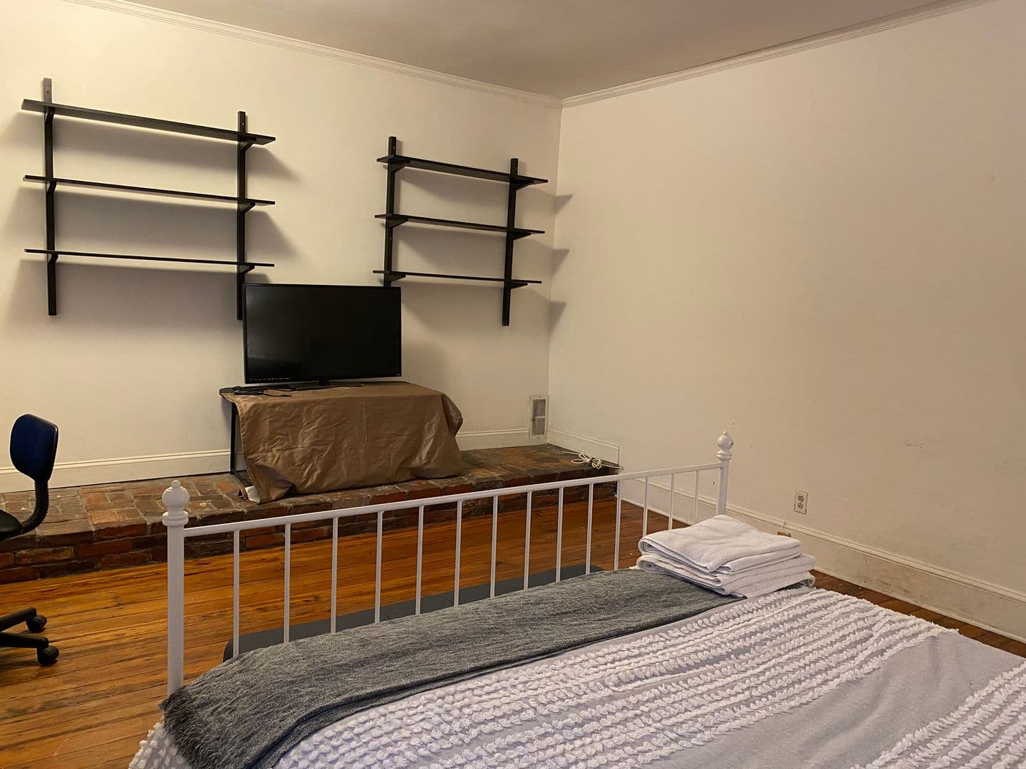 Philadelphia Apartment: 3717 Baring St