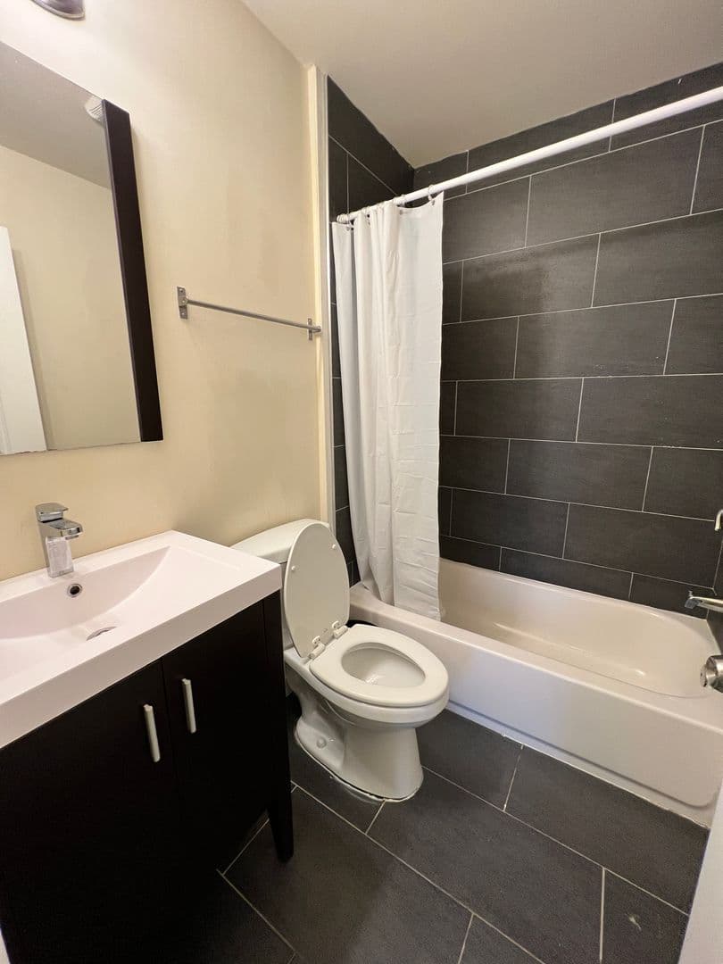 Philadelphia Apartment: 2032 N 17th st