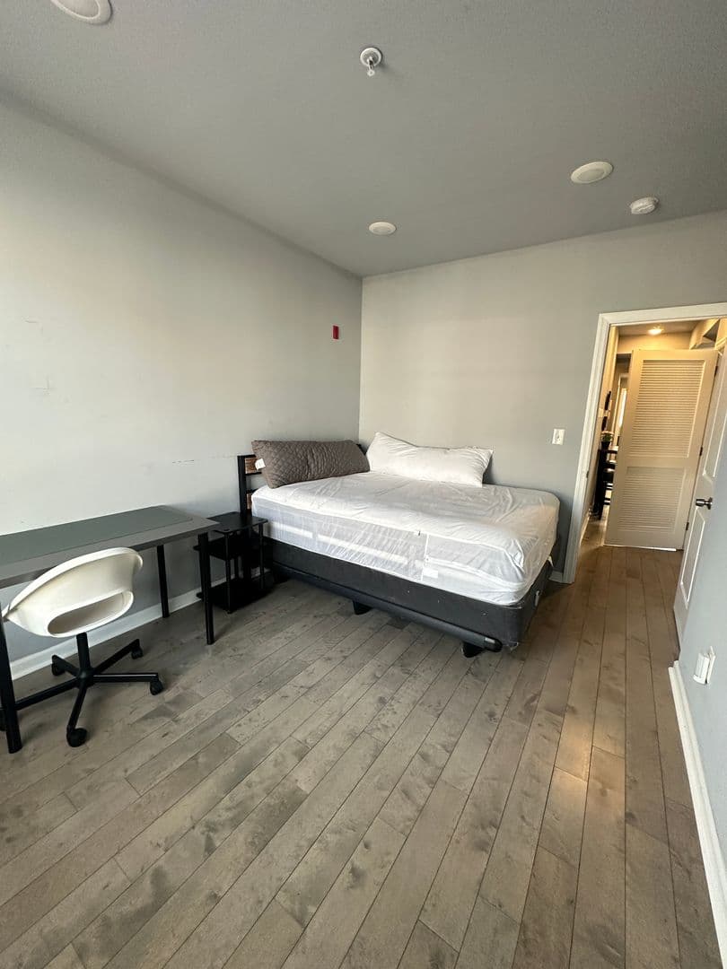 Philadelphia Apartment: 650 N 33rd st